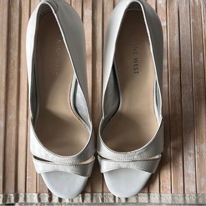 size 8 - nine west - white peep toe marilyn monroe pumps